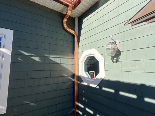 Gutter Installation & Holiday Lighting